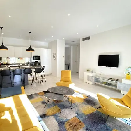 3 Bedrooms 3 Bath Bivouac 2 Min Palais