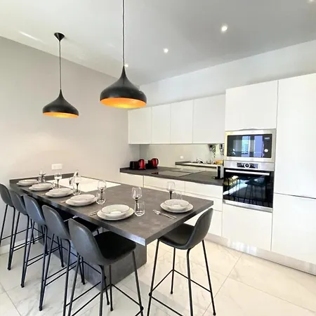Apartment 3 Bedrooms 3 Bath Bivouac 2 Min Palais Cannes