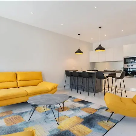 3 Bedrooms 3 Bath Bivouac 2 Min Palais